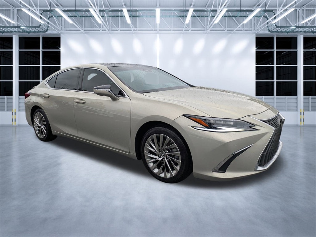 2022 Lexus ES 350 Ultra Luxury's photo