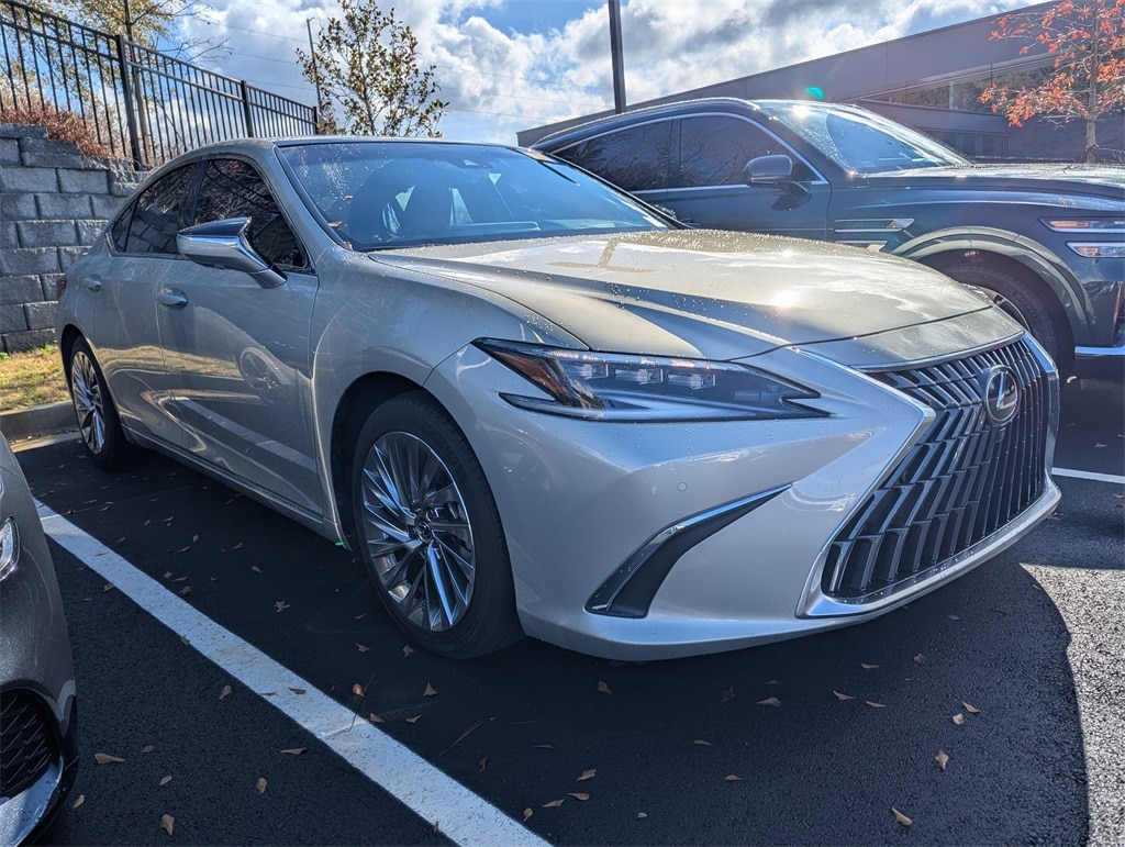 2022 Lexus ES 350 Ultra Luxury's photo