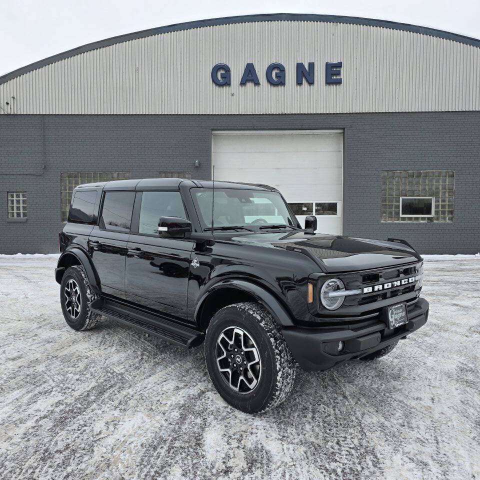 2025 Ford Bronco 4-Door Outer Banks's photo