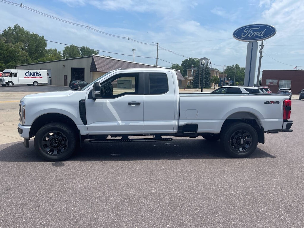 New 2025 Ford F-350 XL 4x4 4dr Supercab 8 ft. LB SRW Pickup Pickup Truck