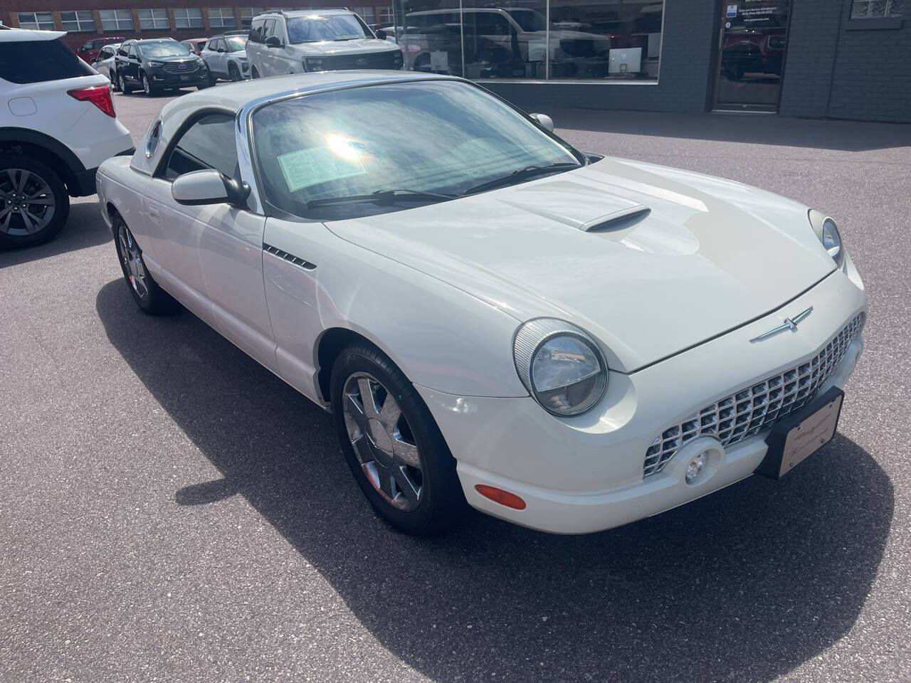 2002 Ford Thunderbird Deluxe photo 3