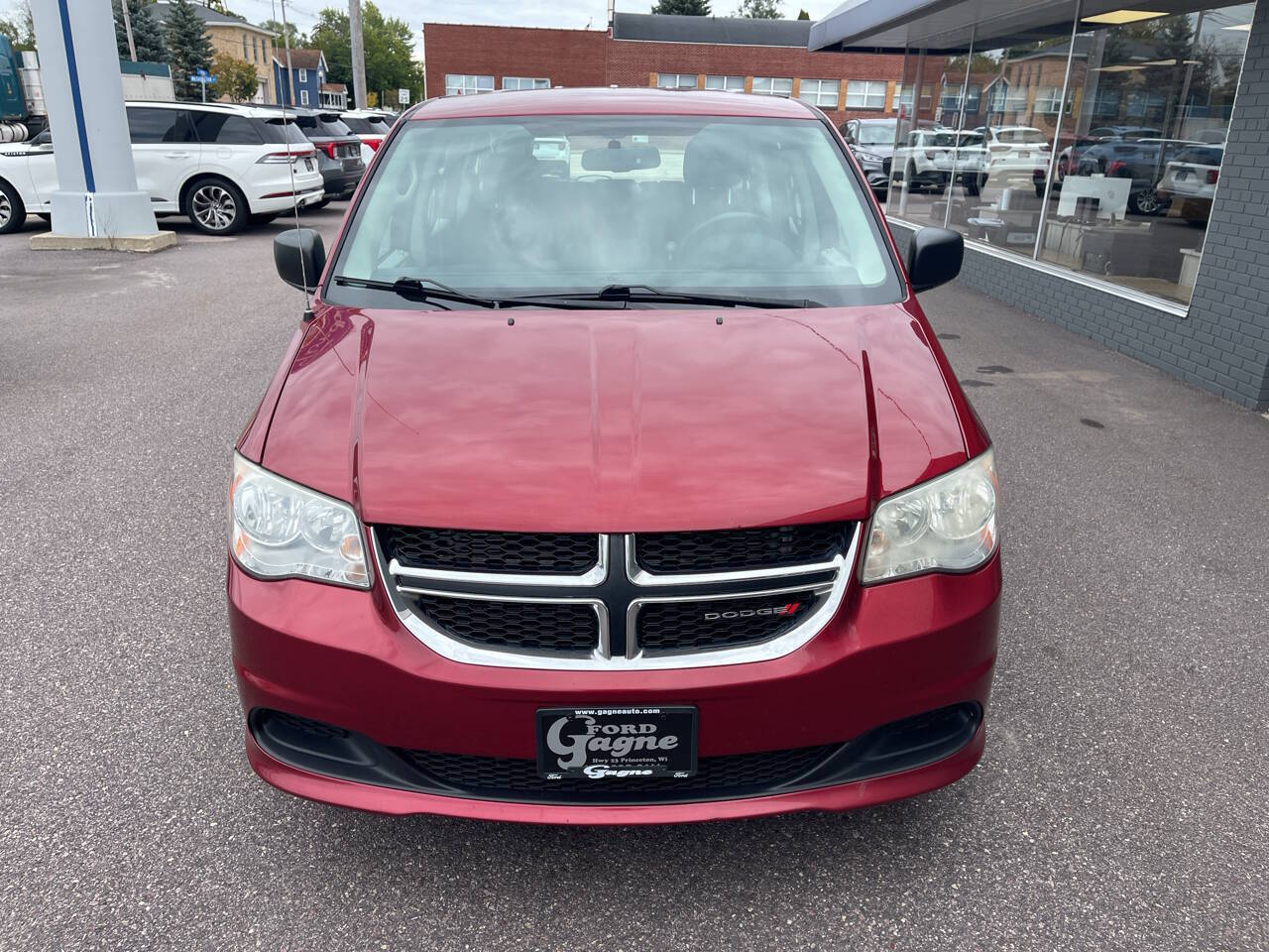 Used 2014 Dodge Grand Caravan SE with VIN 2C4RDGBGXER473688 for sale in Princeton, WI