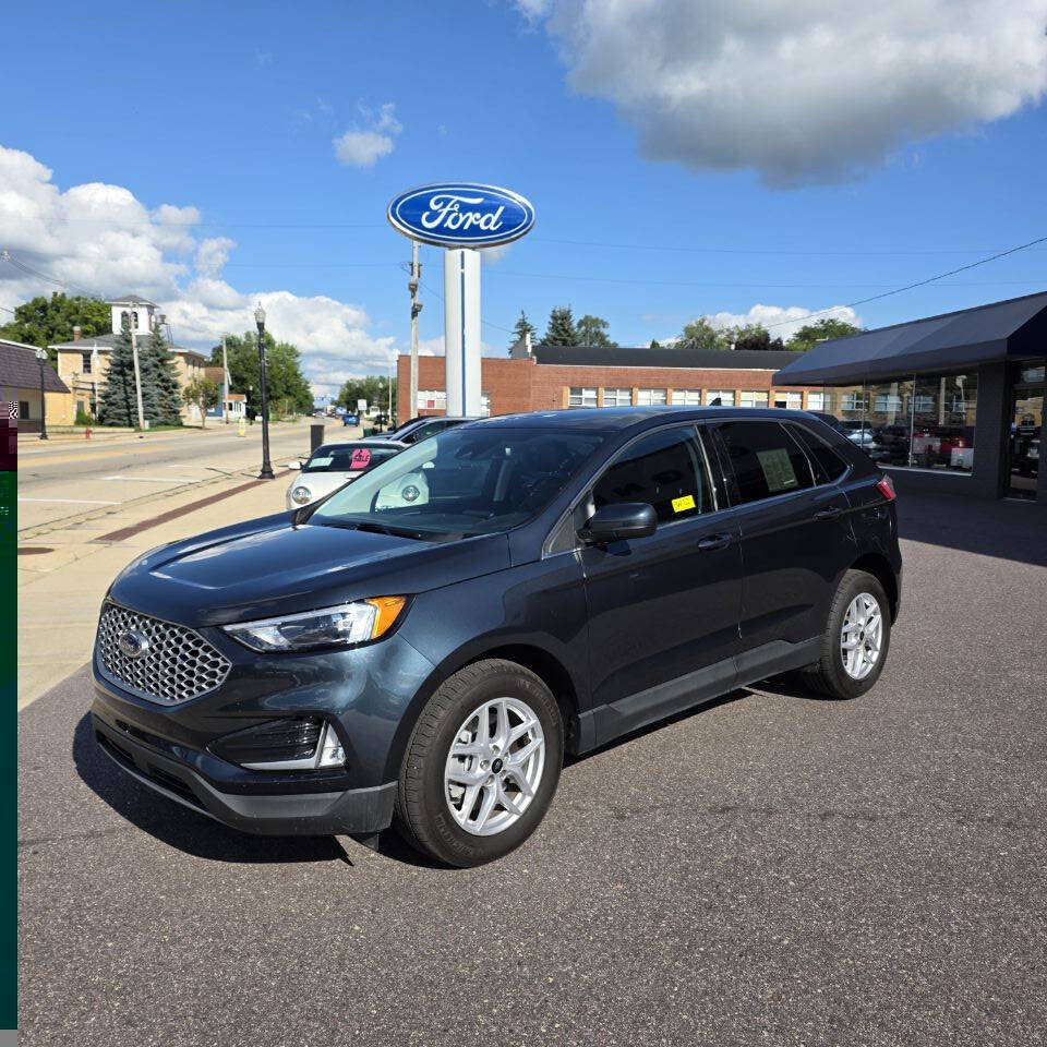 2023 Ford Edge SEL photo 3