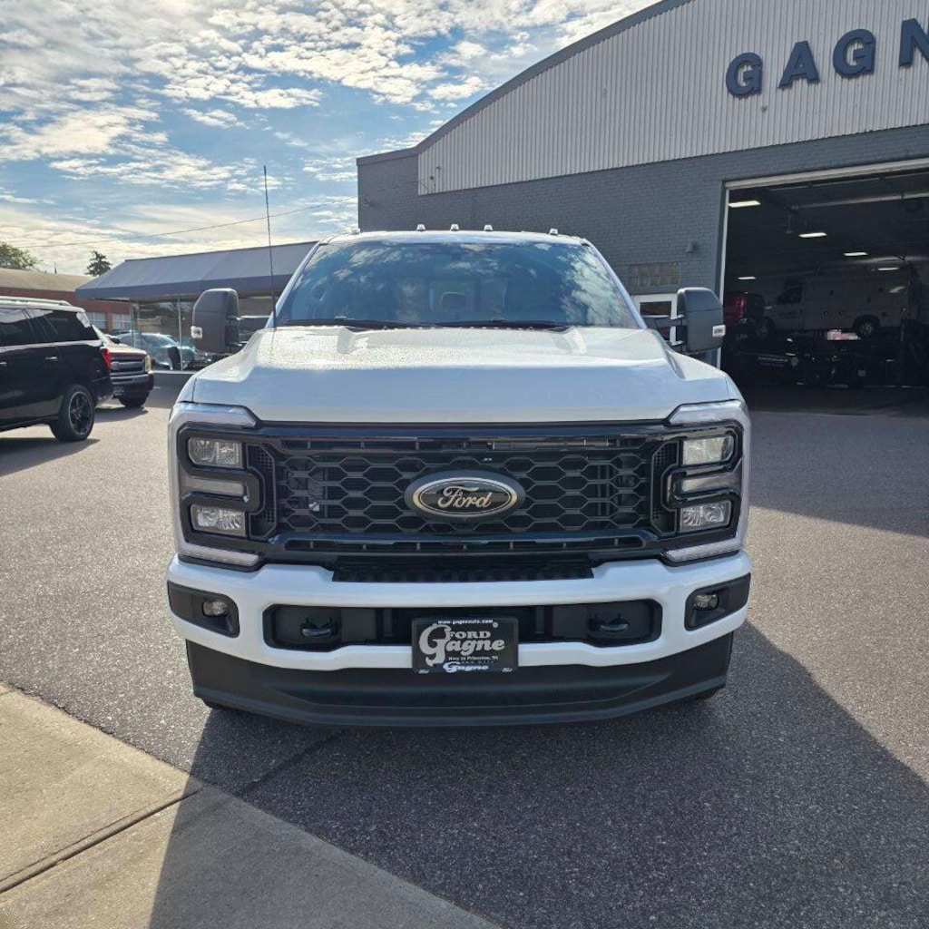 New 2026 Ford F-250 XLT 4x4 4dr Crew Cab 6.8 ft. SB Pickup Pickup Truck