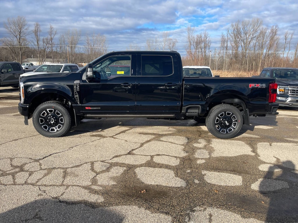 New 2026 Ford F-350 Platinum 4x4 4dr Crew Cab 6.8 ft. SB SRW Pickup Pickup Truck