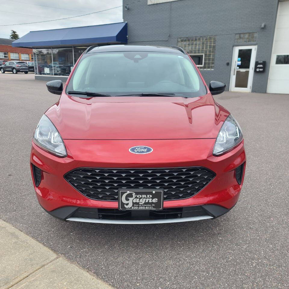 Used 2020 Ford Escape SE with VIN 1FMCU9BZXLUB60770 for sale in Princeton, WI