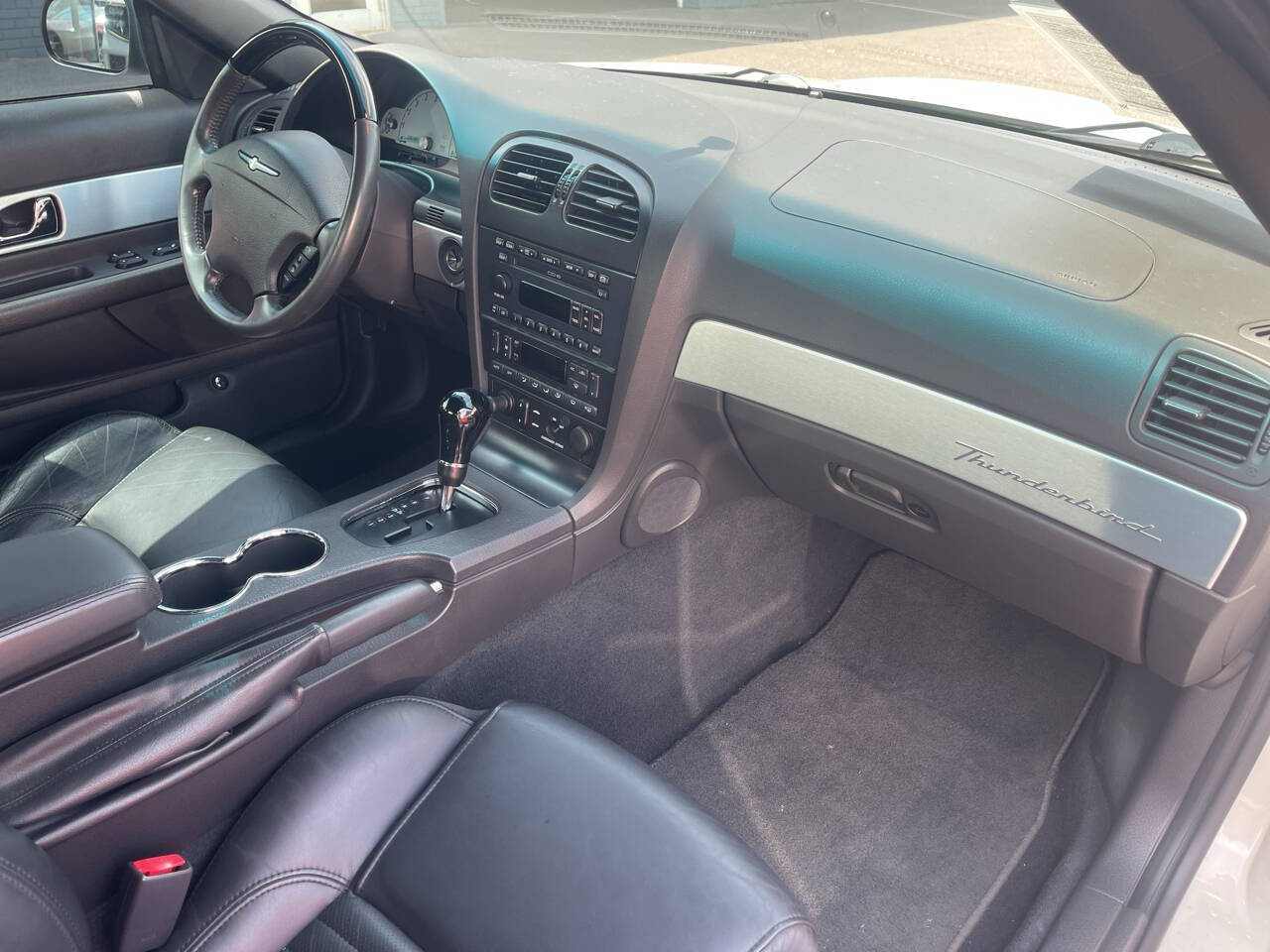2002 Ford Thunderbird Deluxe - Photo 16