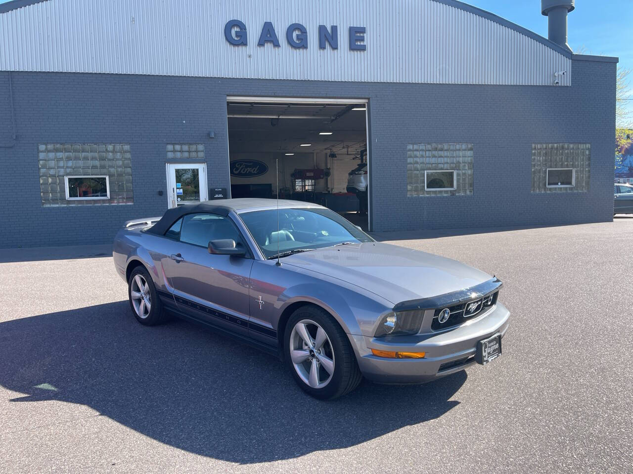 2006 Ford Mustang V6 Premium's photo