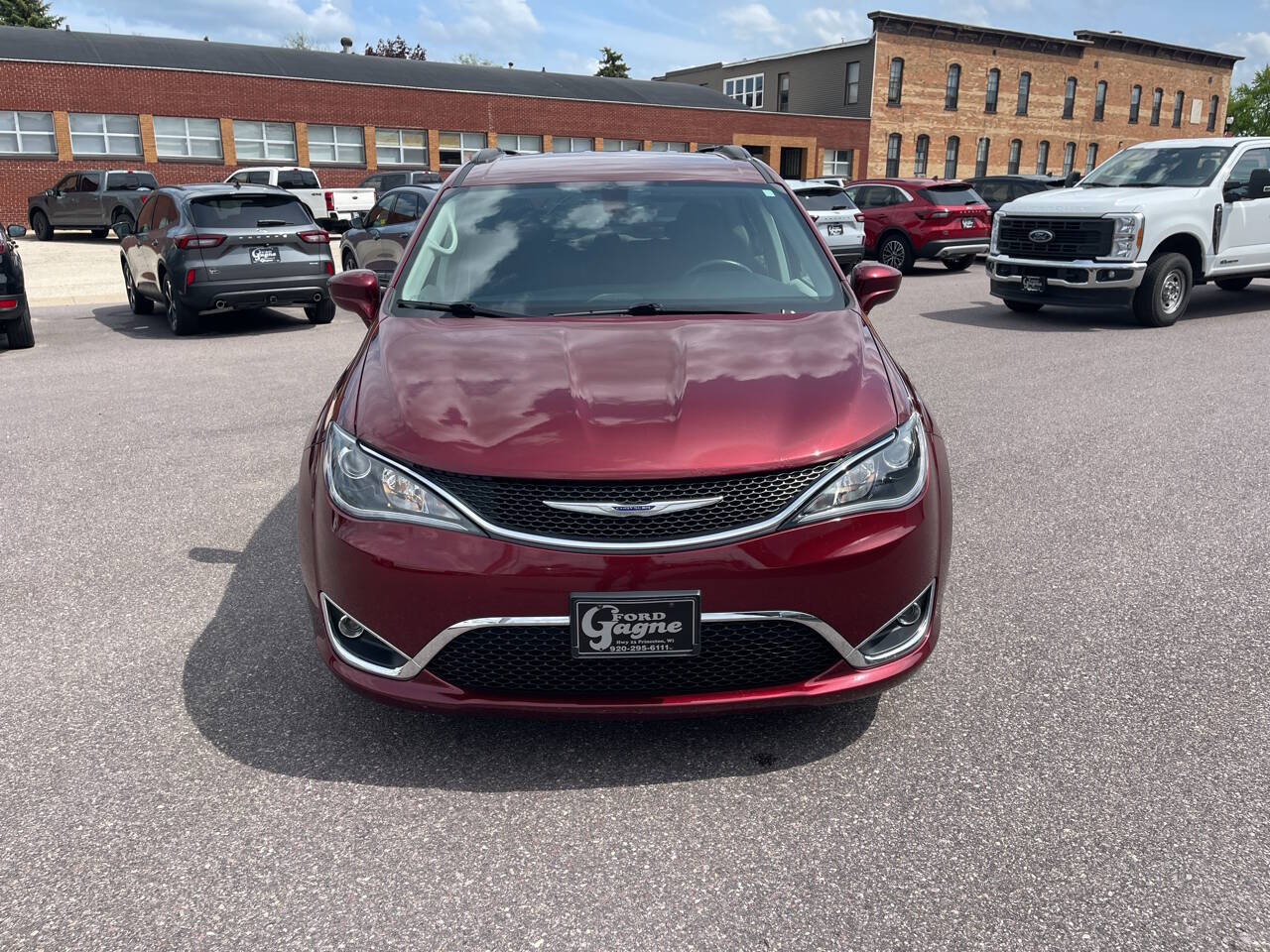 2019 Chrysler Pacifica Touring Plus's photo