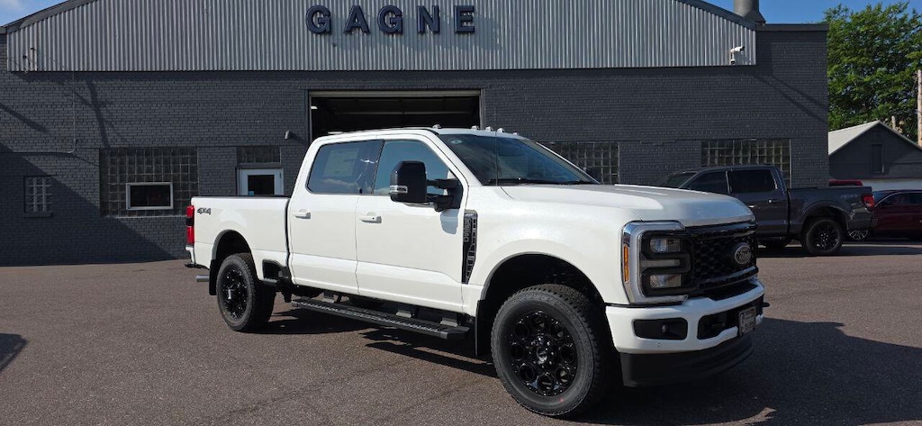 New 2026 Ford F-250 Lariat 4x4 4dr Crew Cab 6.8 ft. SB Pickup Pickup Truck
