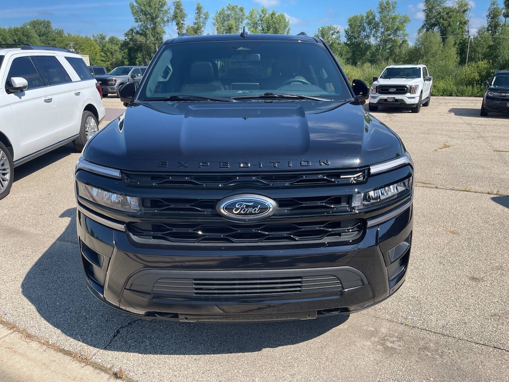 Used 2024 Ford Expedition Limited 4x4 4dr SUV SUV