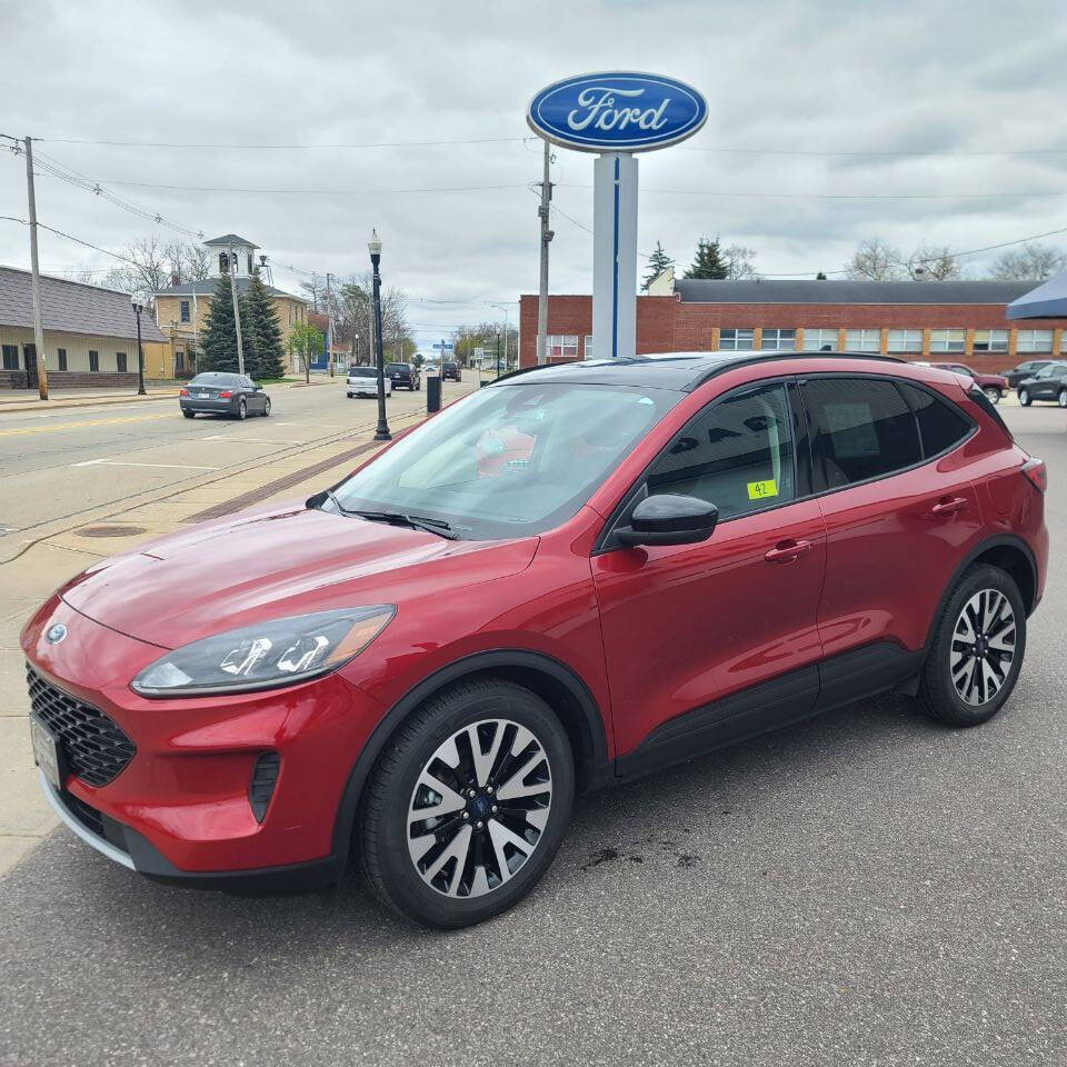 2020 Ford Escape Hybrid SE Sport photo 3