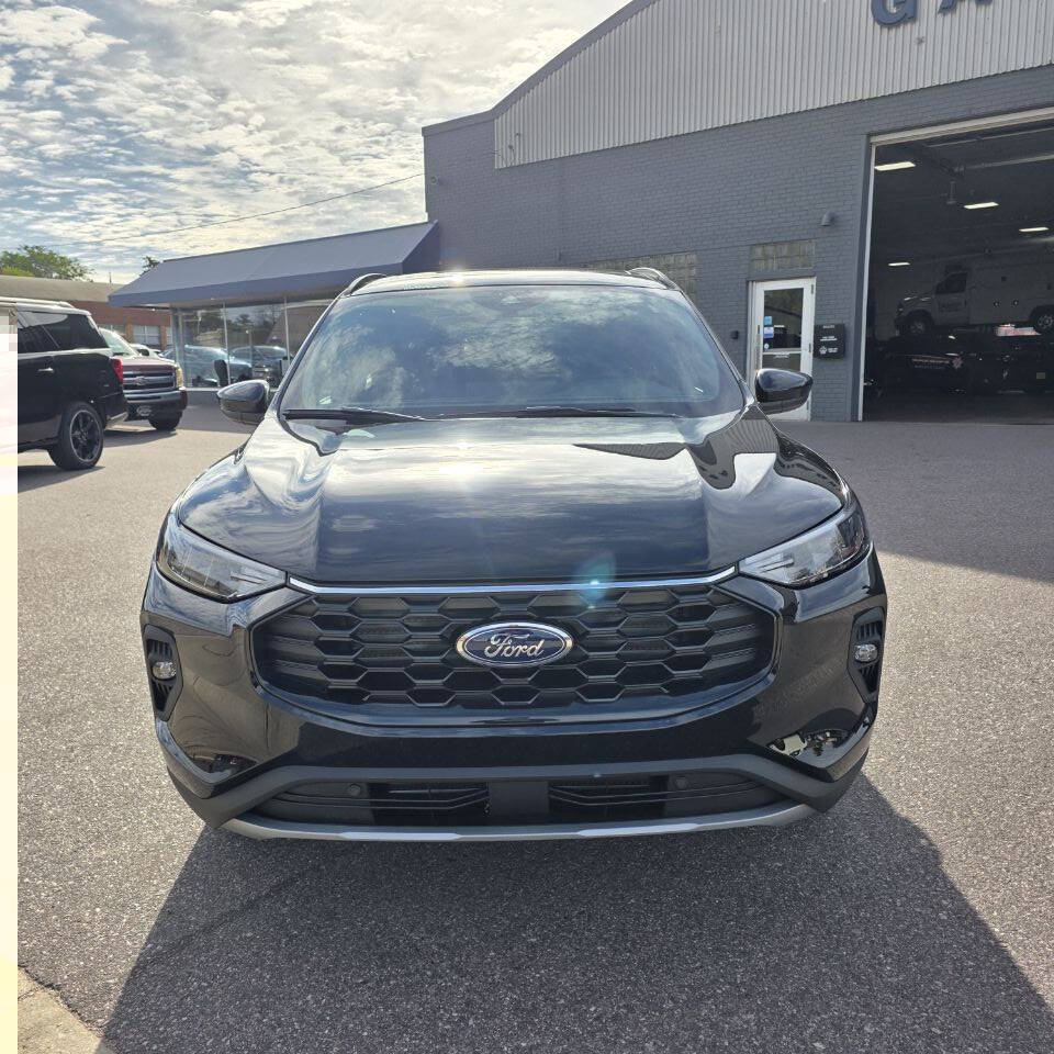 2026 Ford Escape Select photo 2