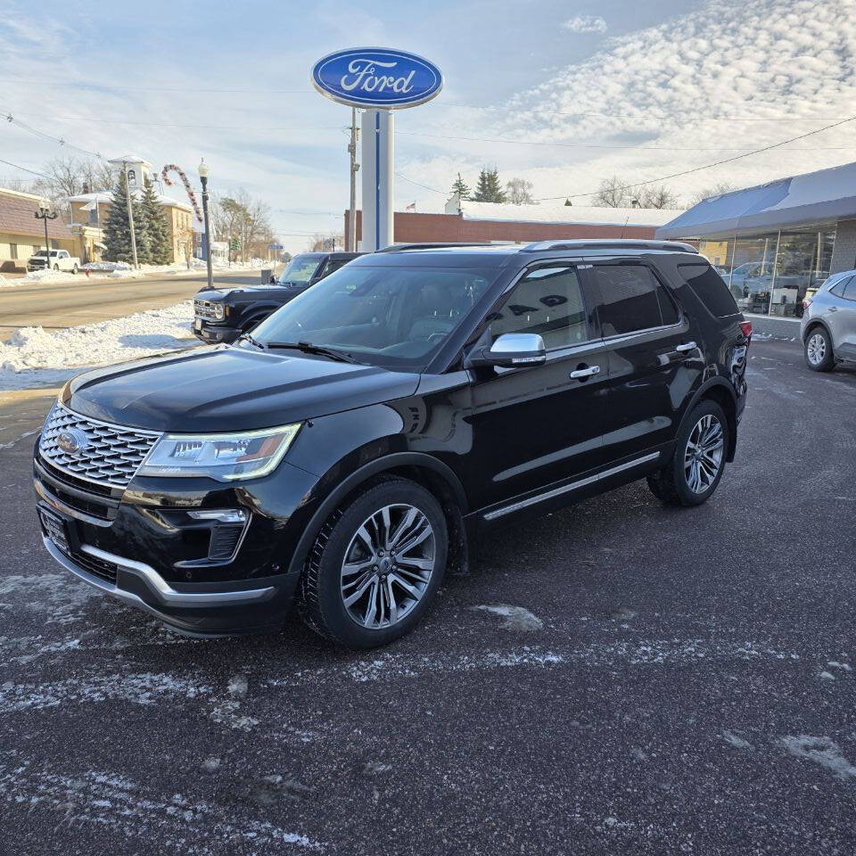 2018 Ford Explorer Platinum's photo