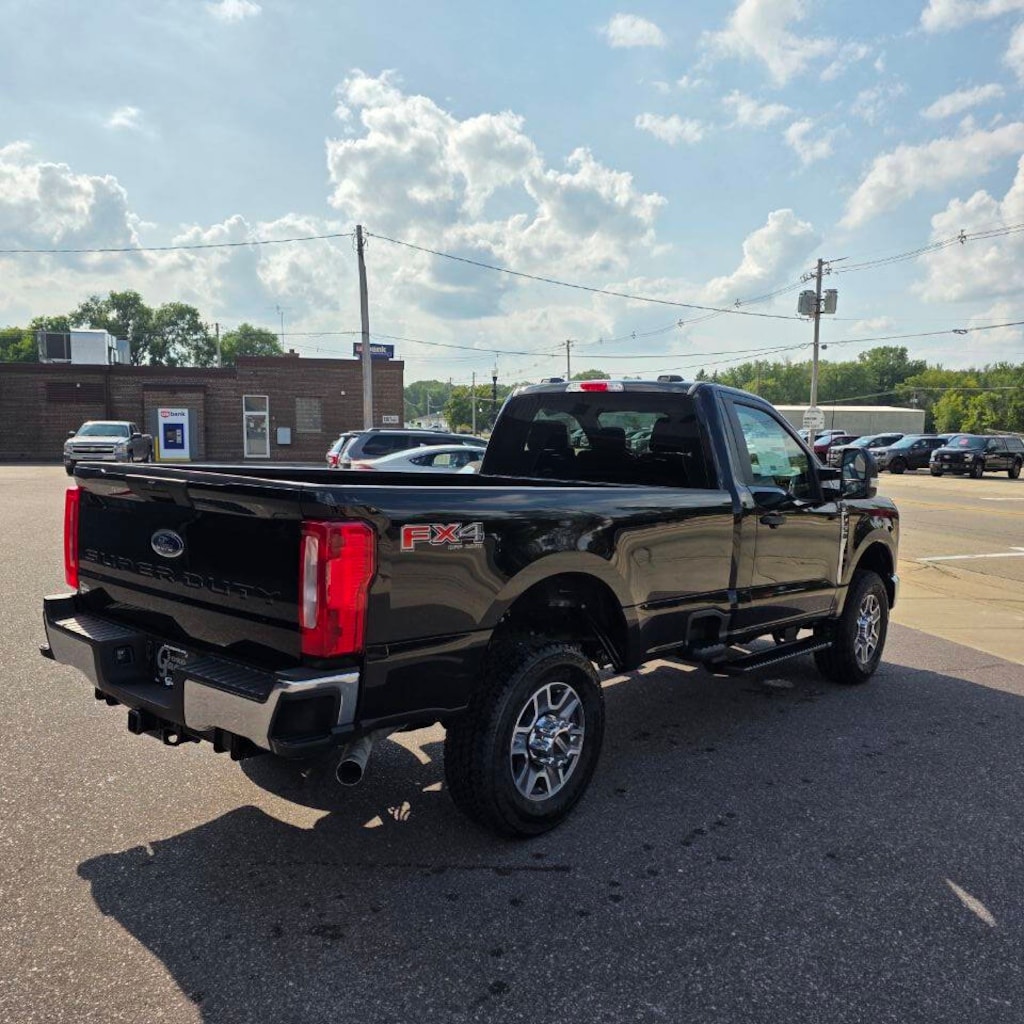 New 2025 Ford F-350 XLT 4x4 2dr Regular Cab 8 ft. LB SRW Pickup Pickup Truck