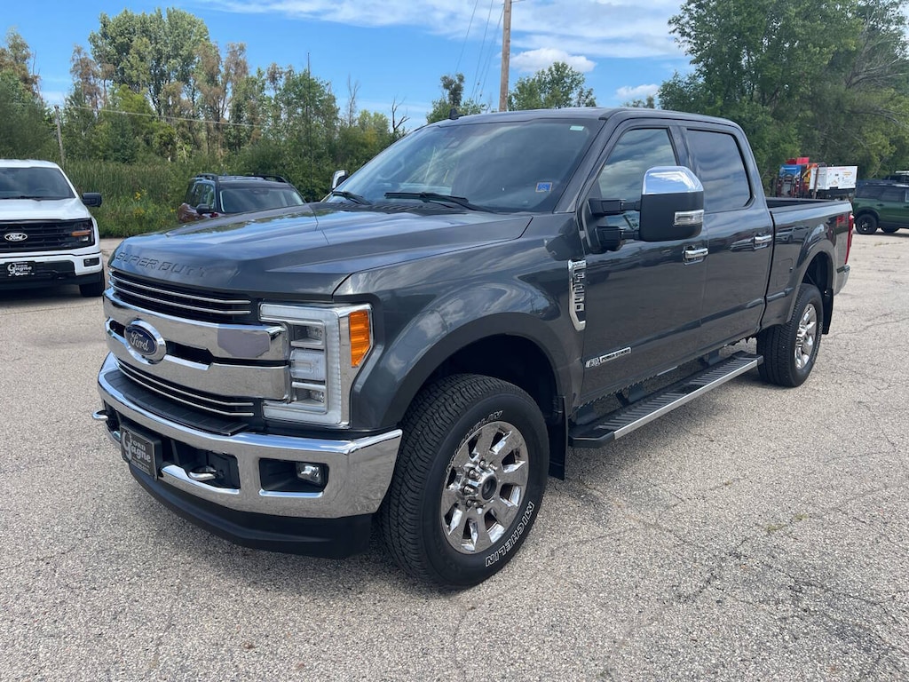 Used 2019 Ford F-250 Super Duty Lariat 4x4 4dr Crew Cab 6.8 ft. SB Pickup Pickup Truck