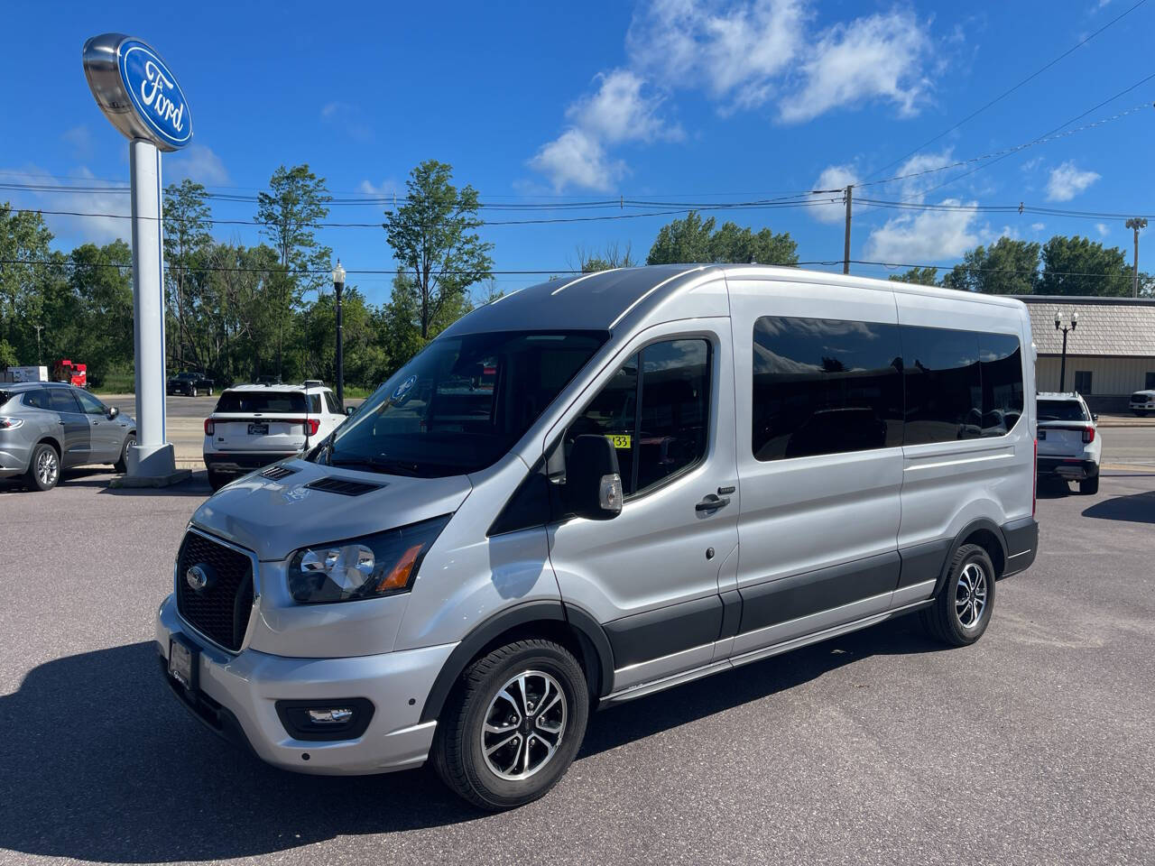 2025 Ford Transit 350 XLT Med Roof Sliding Pass. 148's photo