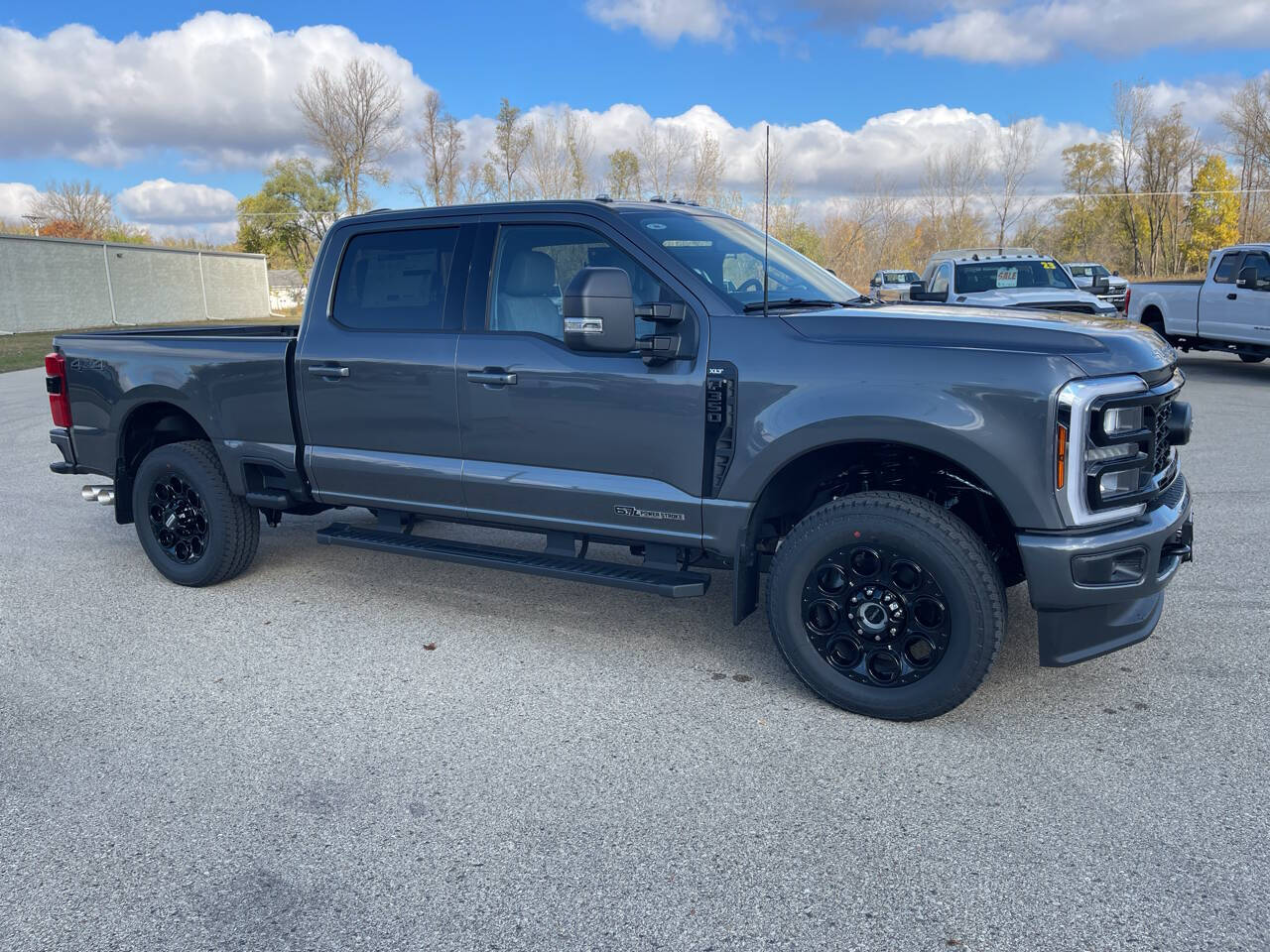2026 Ford F-350 XLT photo 4