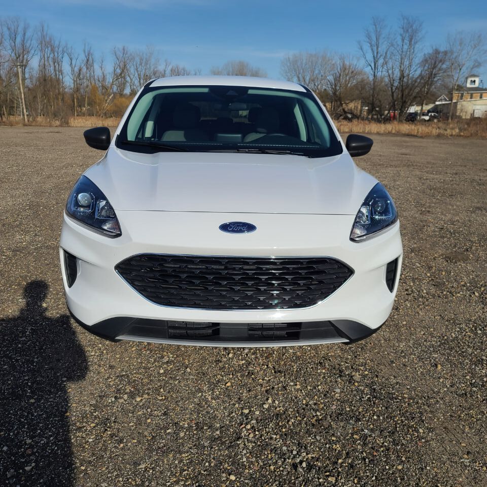 Used 2022 Ford Escape SE with VIN 1FMCU9BZ5NUA31533 for sale in Princeton, WI