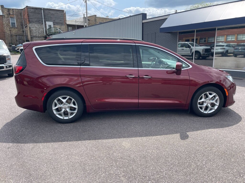 Used 2019 Chrysler Pacifica Touring Plus 4dr Mini Van Minivan