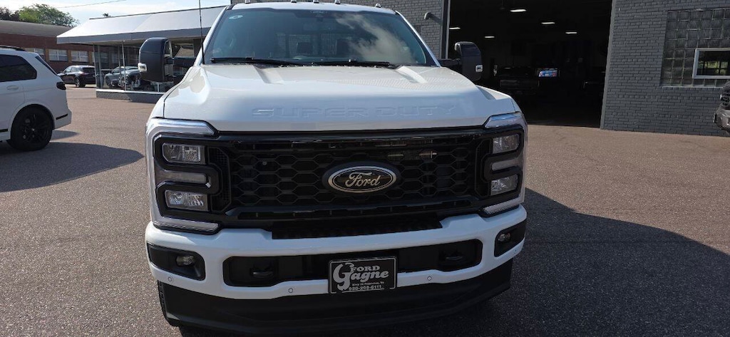 New 2026 Ford F-250 Lariat 4x4 4dr Crew Cab 6.8 ft. SB Pickup Pickup Truck