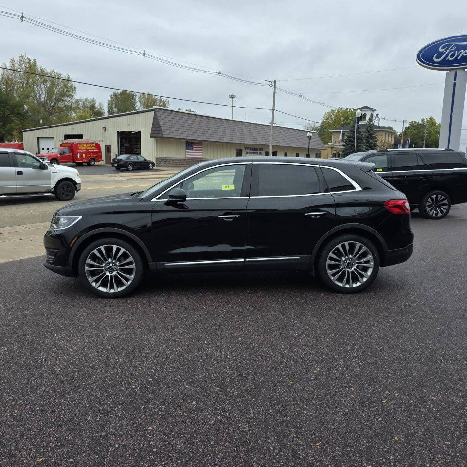 2016 Lincoln MKX Reserve photo 2