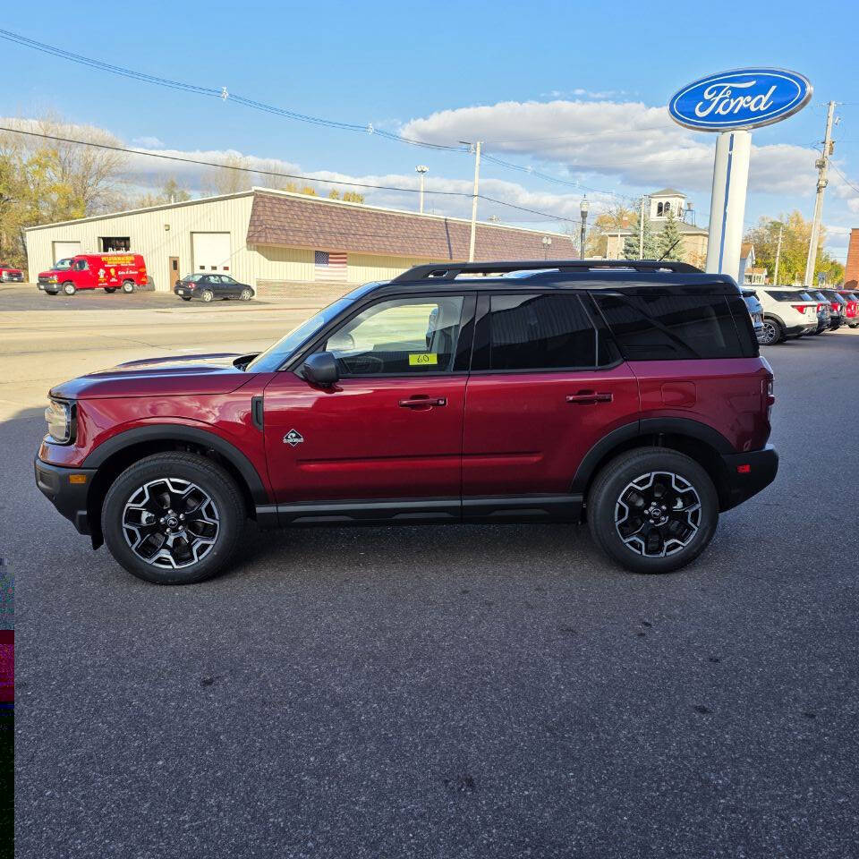 2025 Ford Bronco Sport Outer Banks photo 2