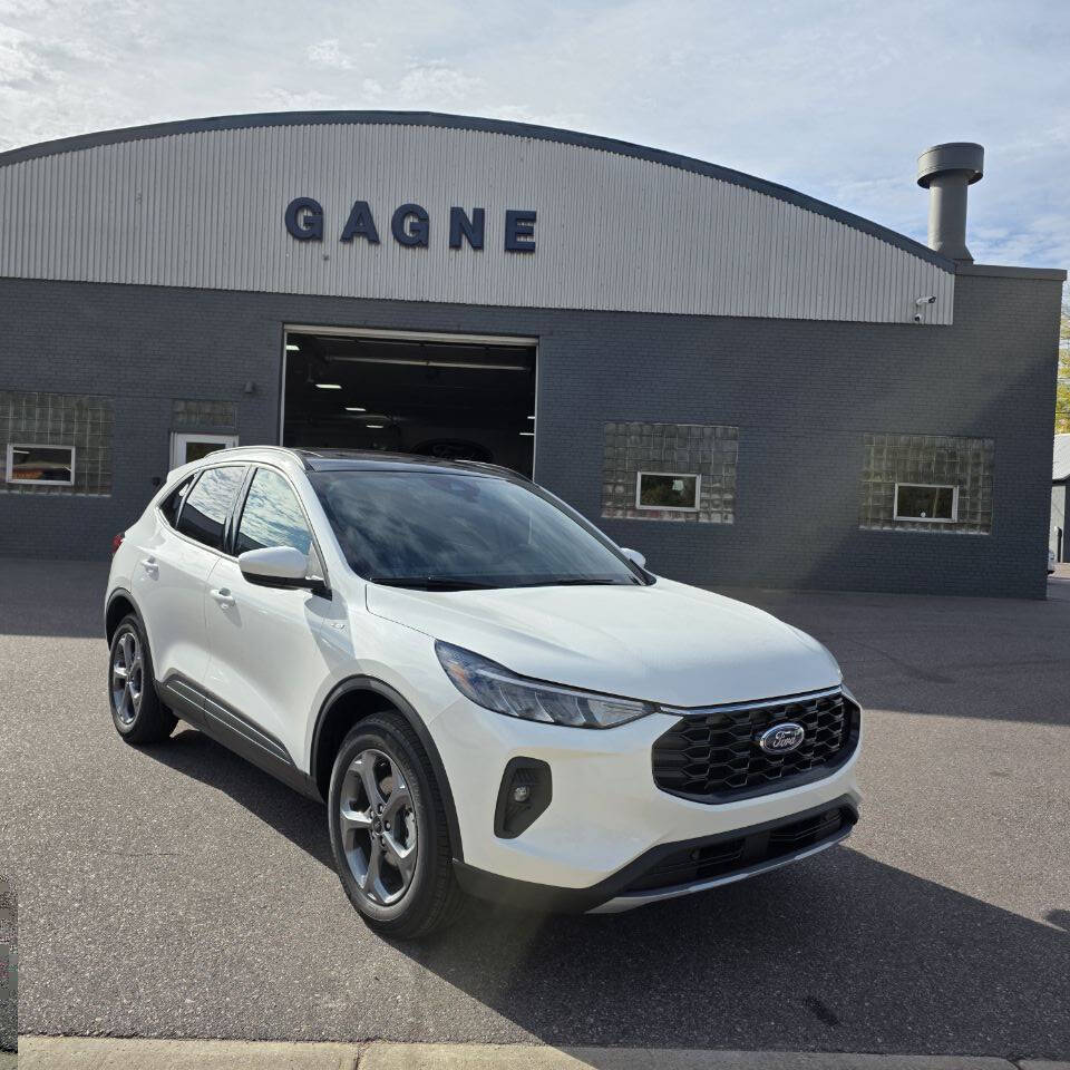 2026 Ford Escape ST-Line Select's photo