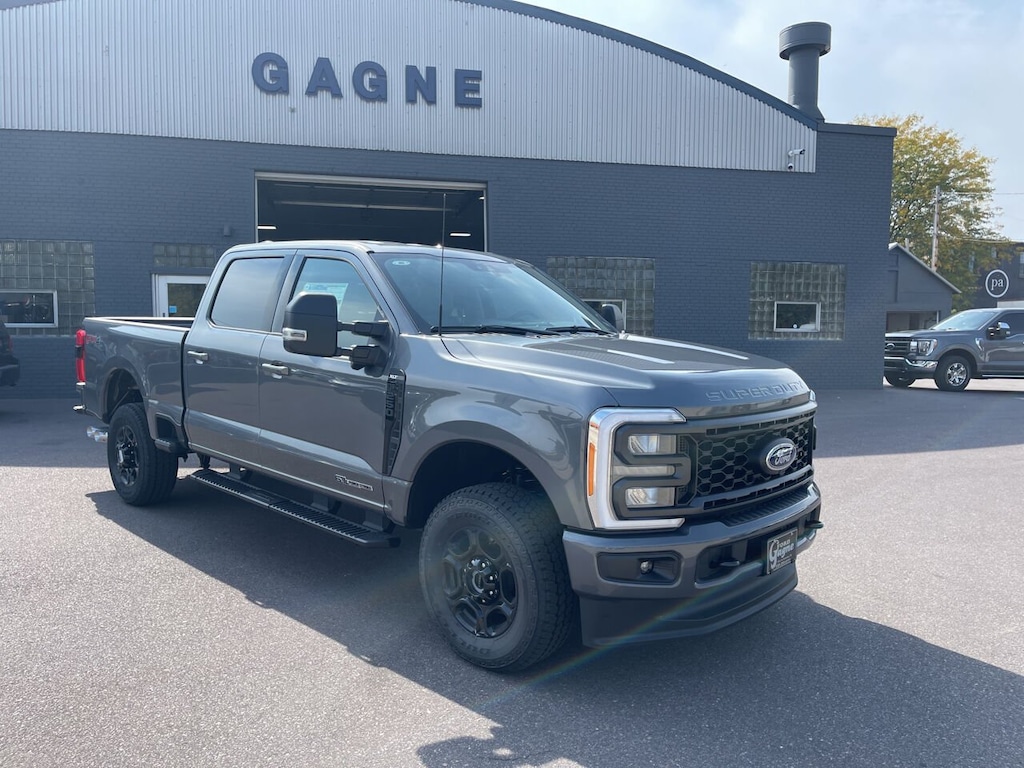 New 2023 Ford F-250 XLT 4x4 4dr Crew Cab 6.8 ft. SB Pickup Pickup Truck
