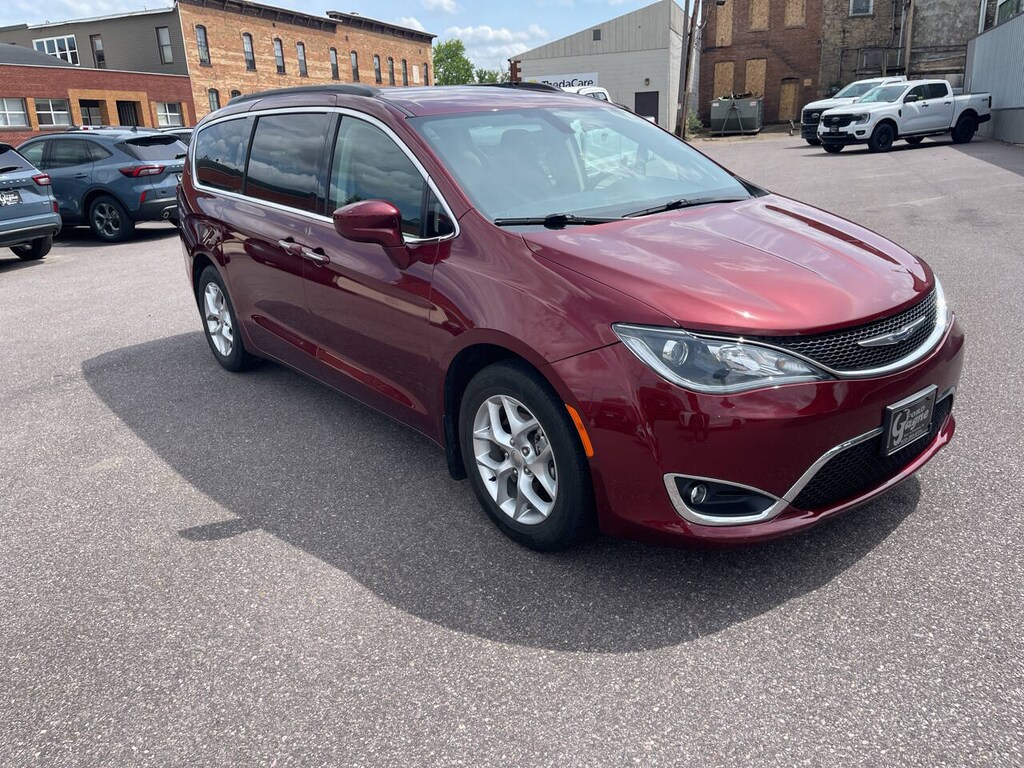 Used 2019 Chrysler Pacifica Touring Plus 4dr Mini Van Minivan