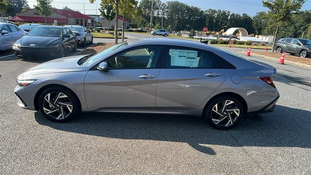 New 2025 Hyundai Elantra SEL Sport Sedan