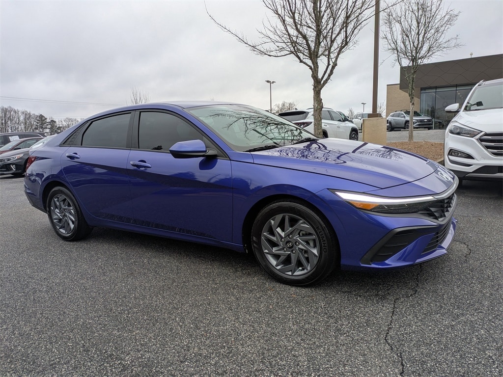 2024 Hyundai Elantra SEL's photo