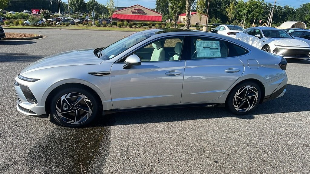 New 2025 Hyundai Sonata SEL Convenience Sedan