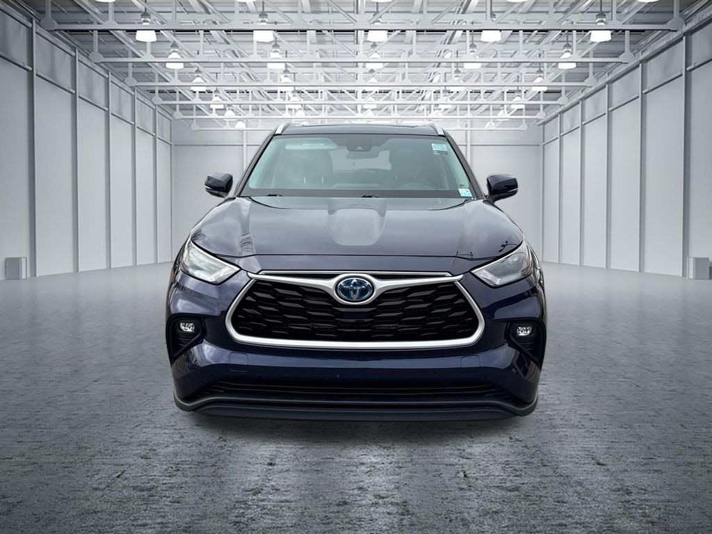 Used 2022 Toyota Highlander Hybrid XLE SUV