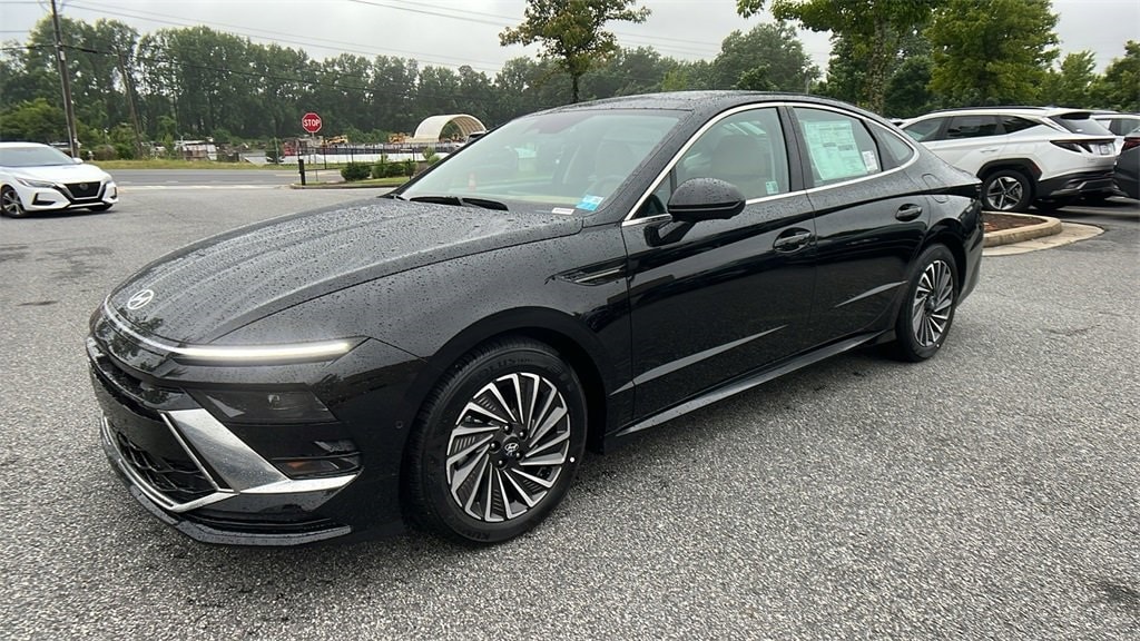New 2025 Hyundai Sonata Hybrid Limited Sedan