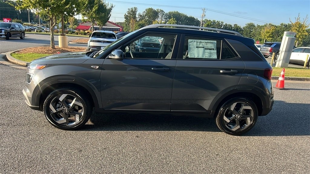 New 2025 Hyundai Venue Limited SUV