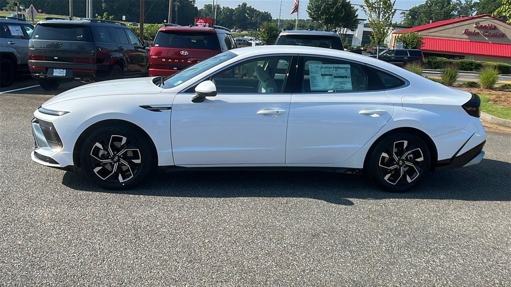 New 2025 Hyundai Sonata SEL Sedan