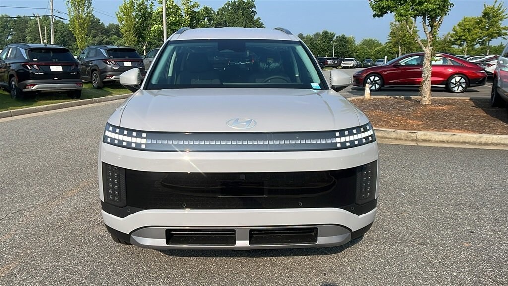 2026 Hyundai Ioniq SE photo 2