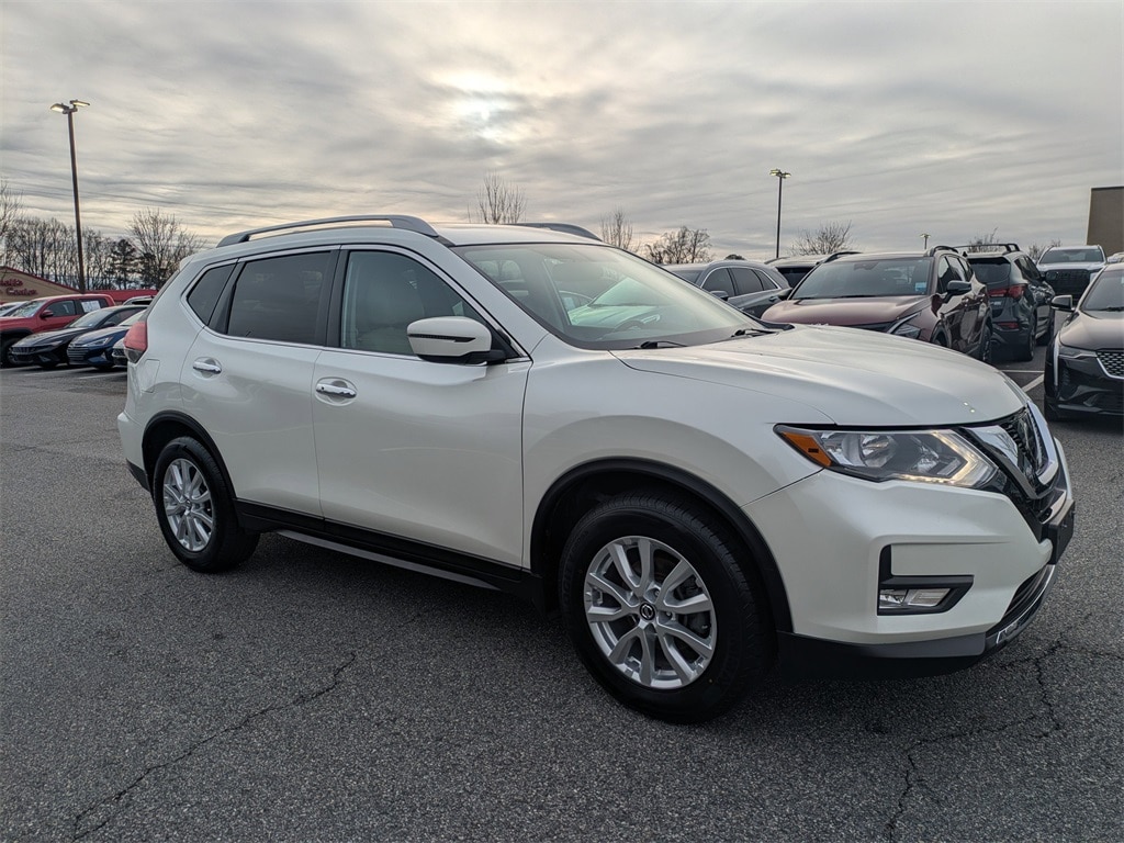 2017 Nissan Rogue SV