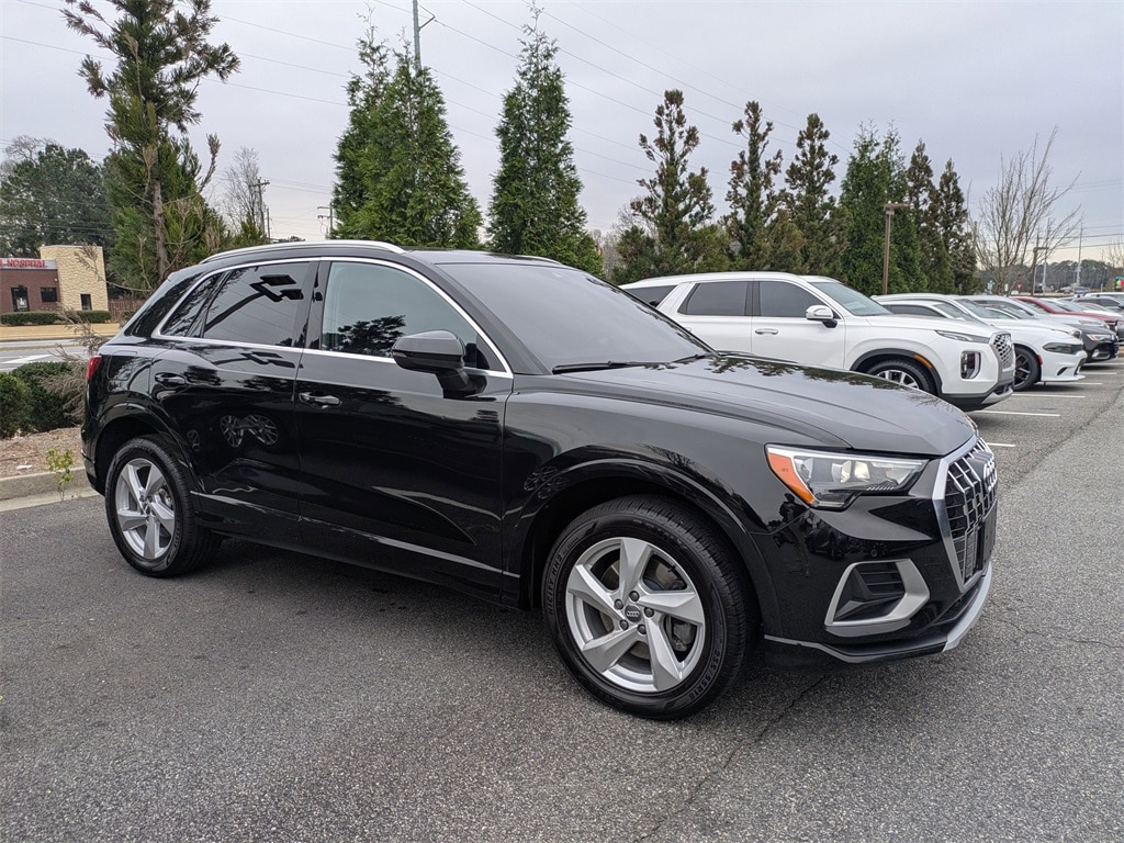 2020 Audi Q3 Premium's photo