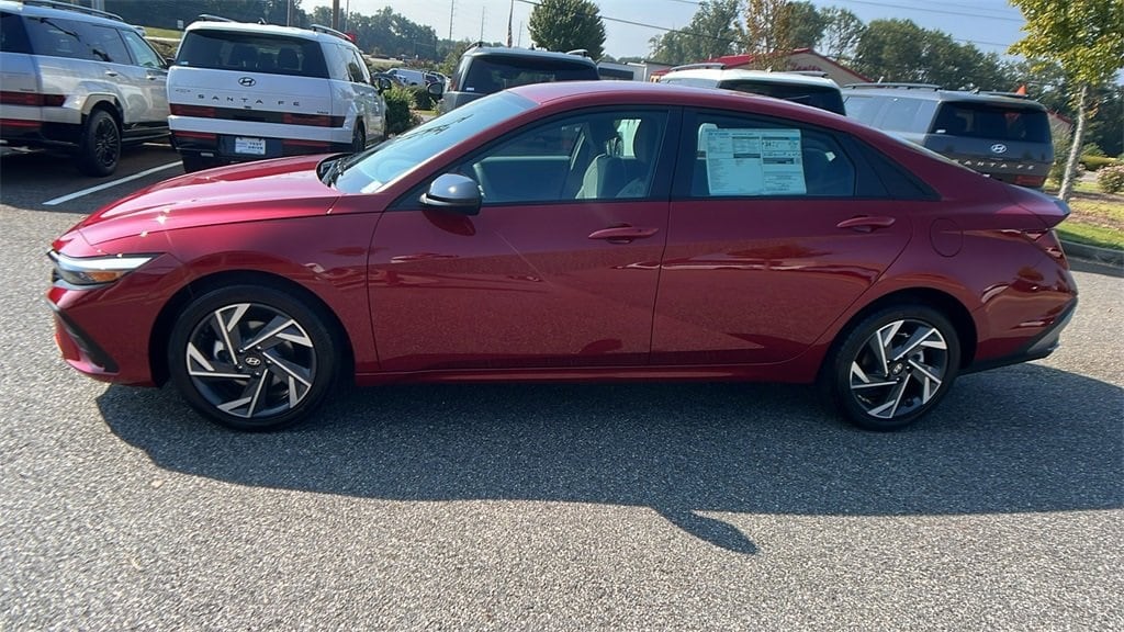 New 2025 Hyundai Elantra SEL Sport Sedan