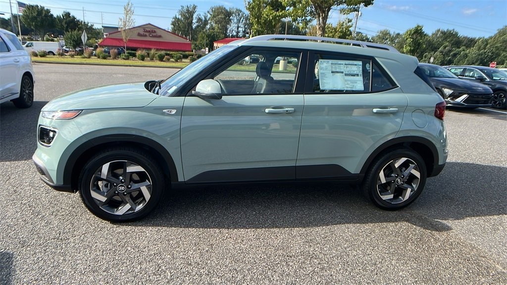 New 2025 Hyundai Venue Limited SUV