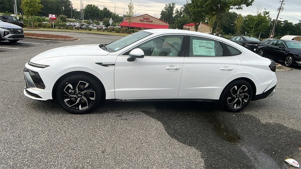New 2025 Hyundai Sonata SEL Sedan