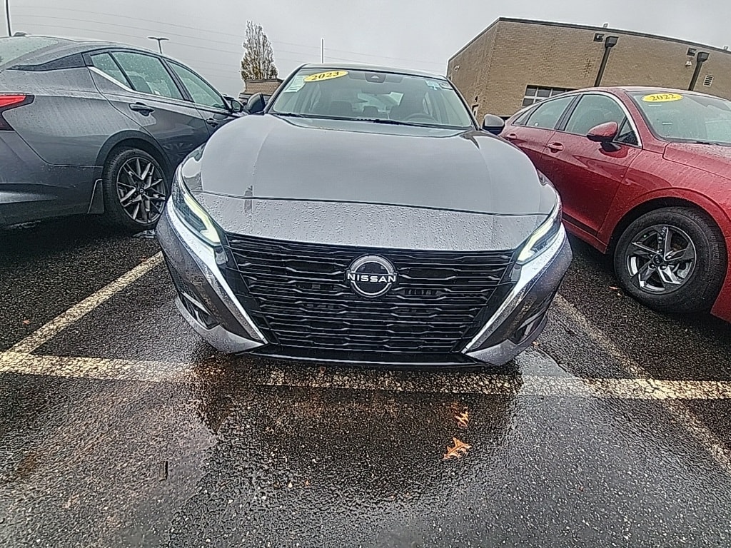 Used 2023 Nissan Altima 2.5 SV Sedan