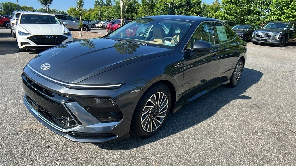 New 2025 Hyundai Sonata Hybrid Limited Sedan