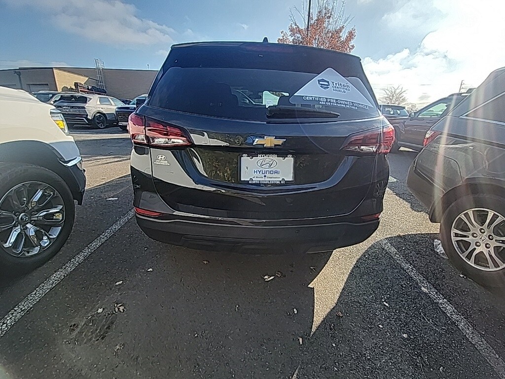 2022 Chevrolet Equinox LS photo 4