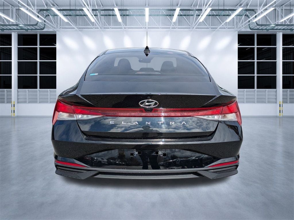 Used 2023 Hyundai Elantra SEL Sedan