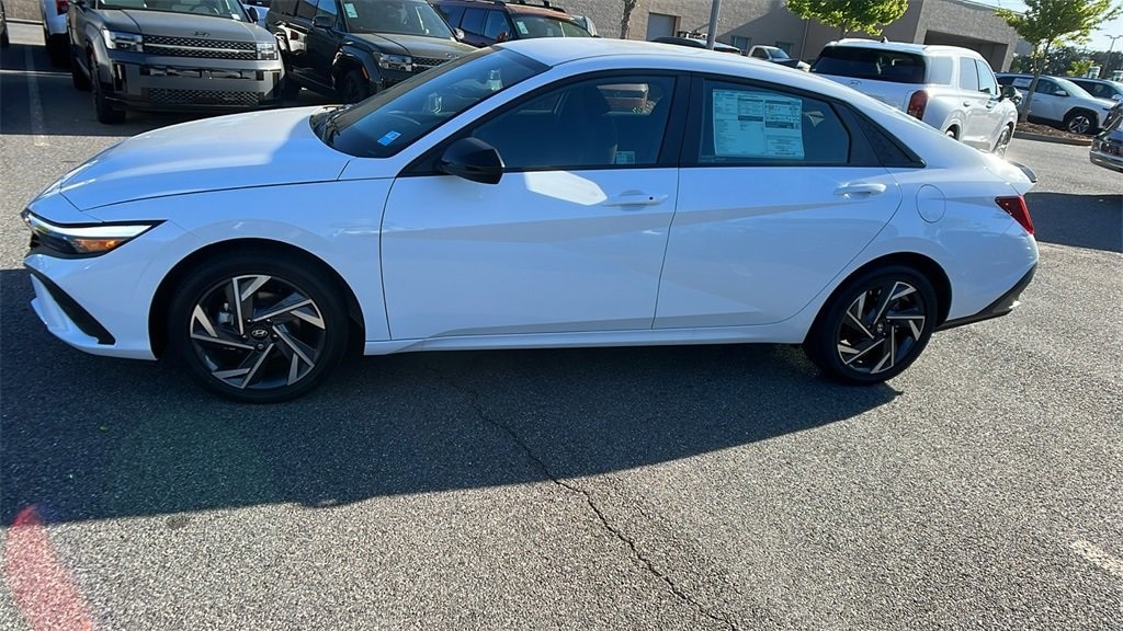 New 2025 Hyundai Elantra Hybrid SEL Sport Sedan