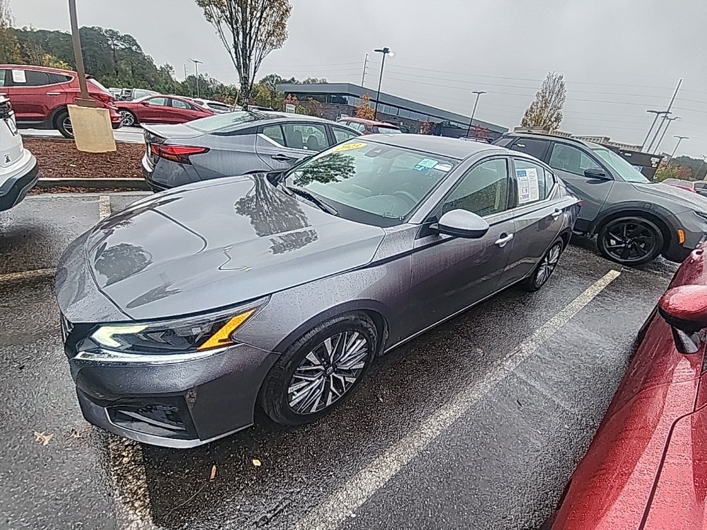 Used 2023 Nissan Altima 2.5 SV Sedan