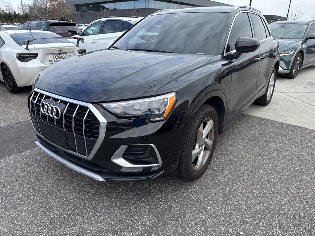 2020 Audi Q3 Premium's photo